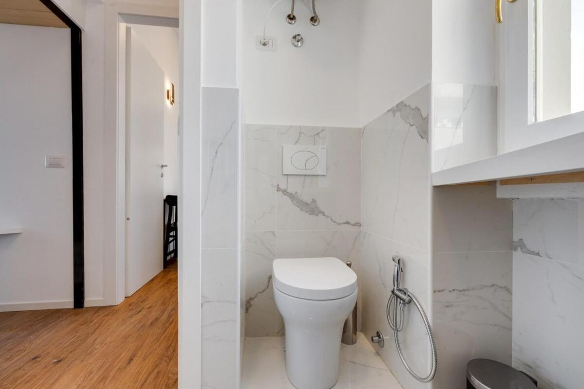 Homeby, Cozy Penthouse Apartment Milano Ngoại thất bức ảnh
